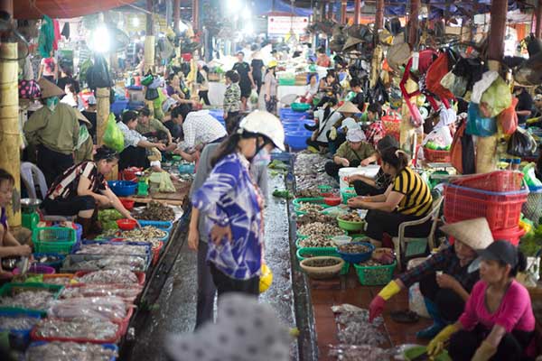 Cat-Ba-seafood-market