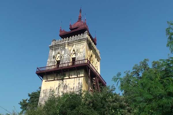 Exploring-the-Inwa-mural-village