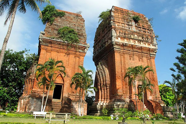 Quy-Nhon-Twin-Towers