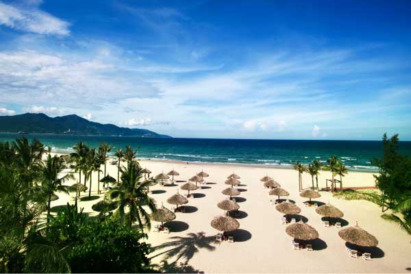 beaches near Da Nang city