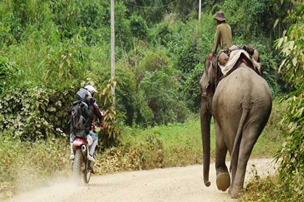 reasons to visit Laos