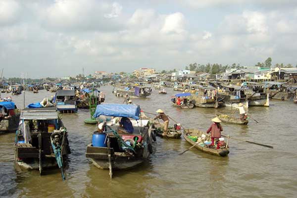 reasons to visit Laos